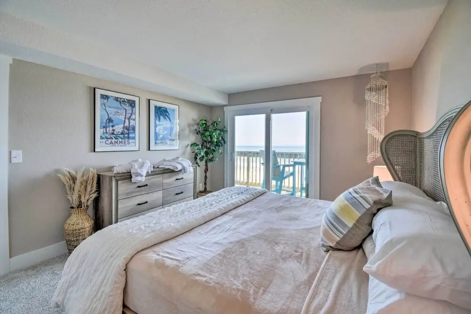 Beachfront Nags Head Condo w/ Private Balcony!