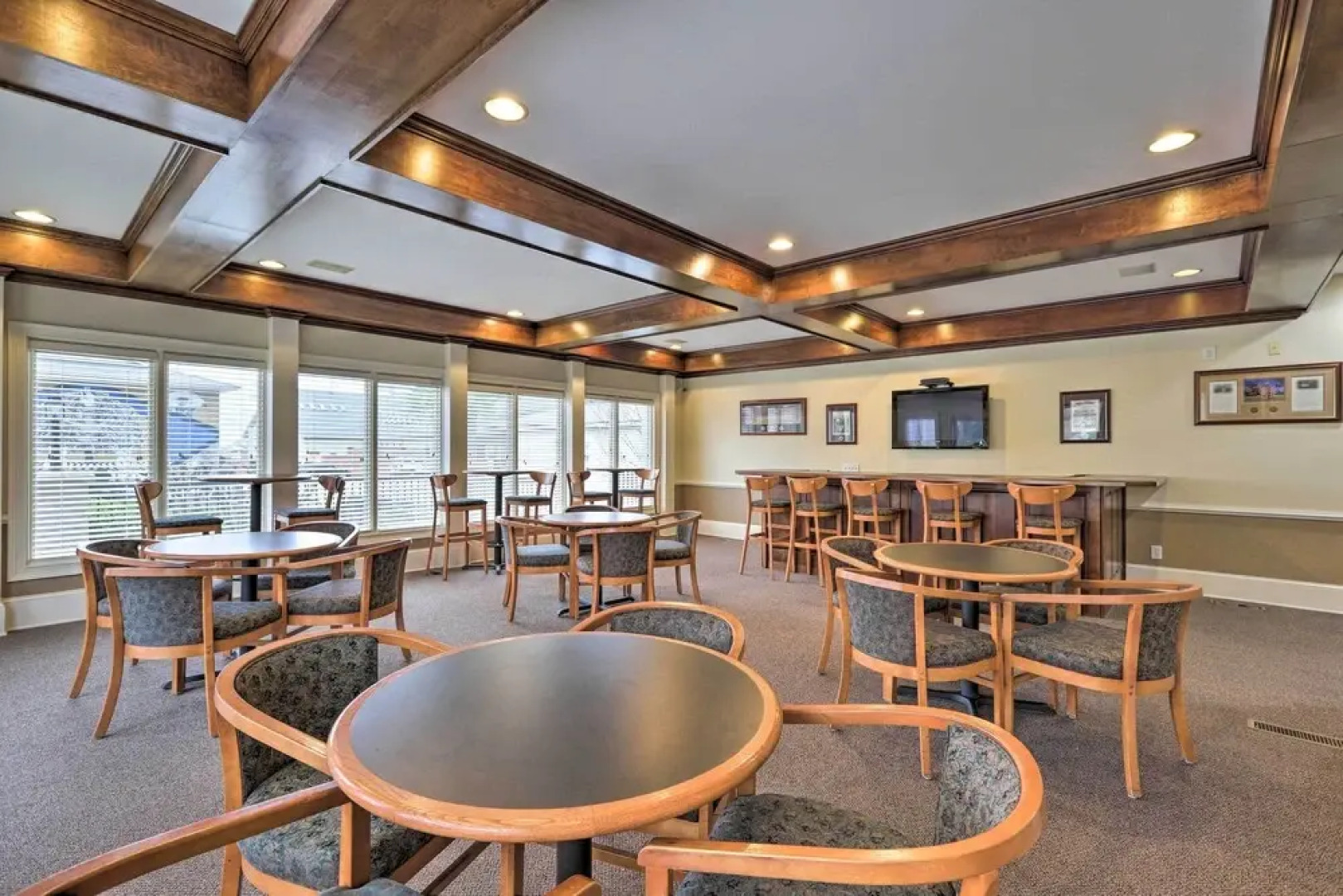 Auburn Gameday Center Studio: Walk to Arena!