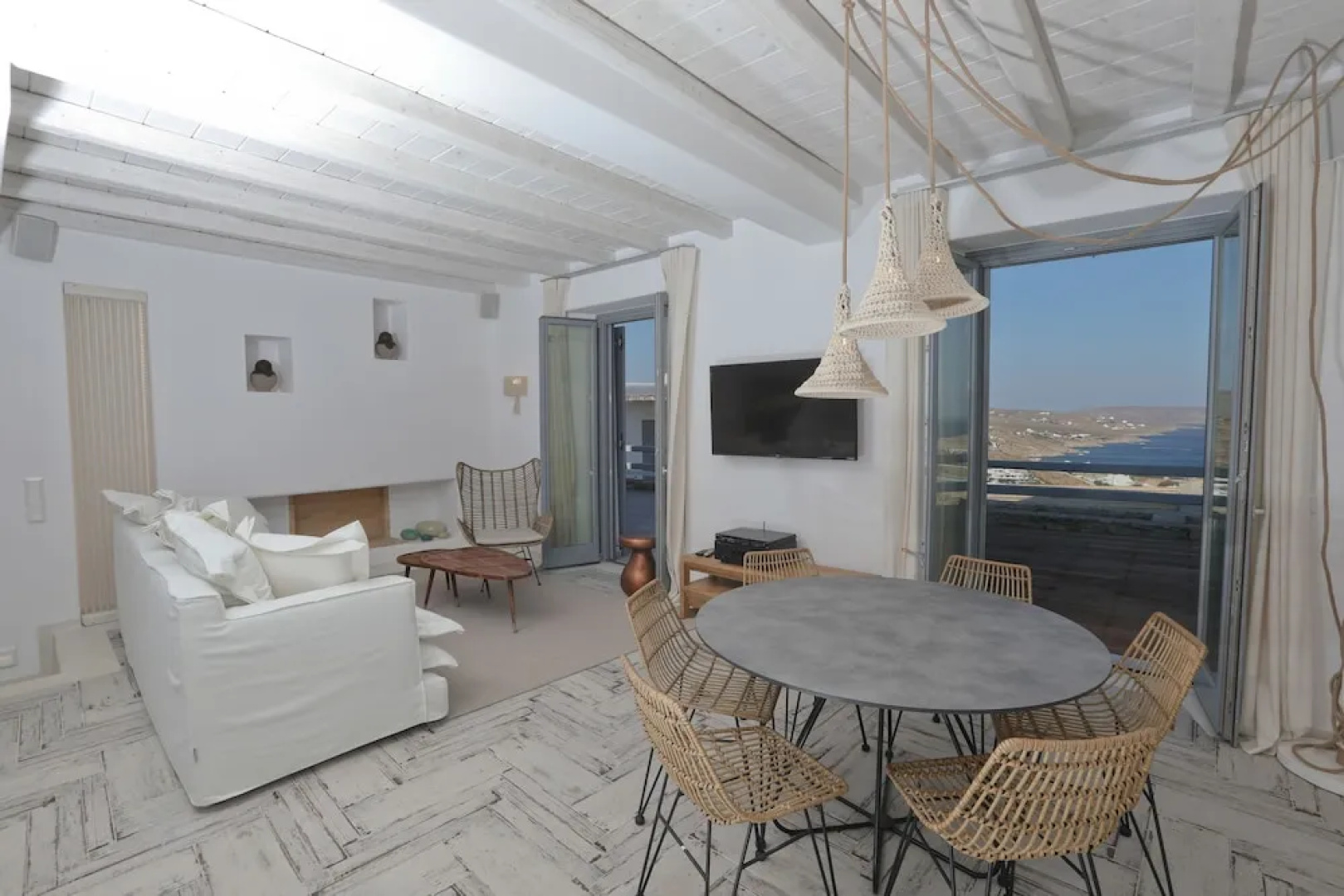 Villa Moonflower