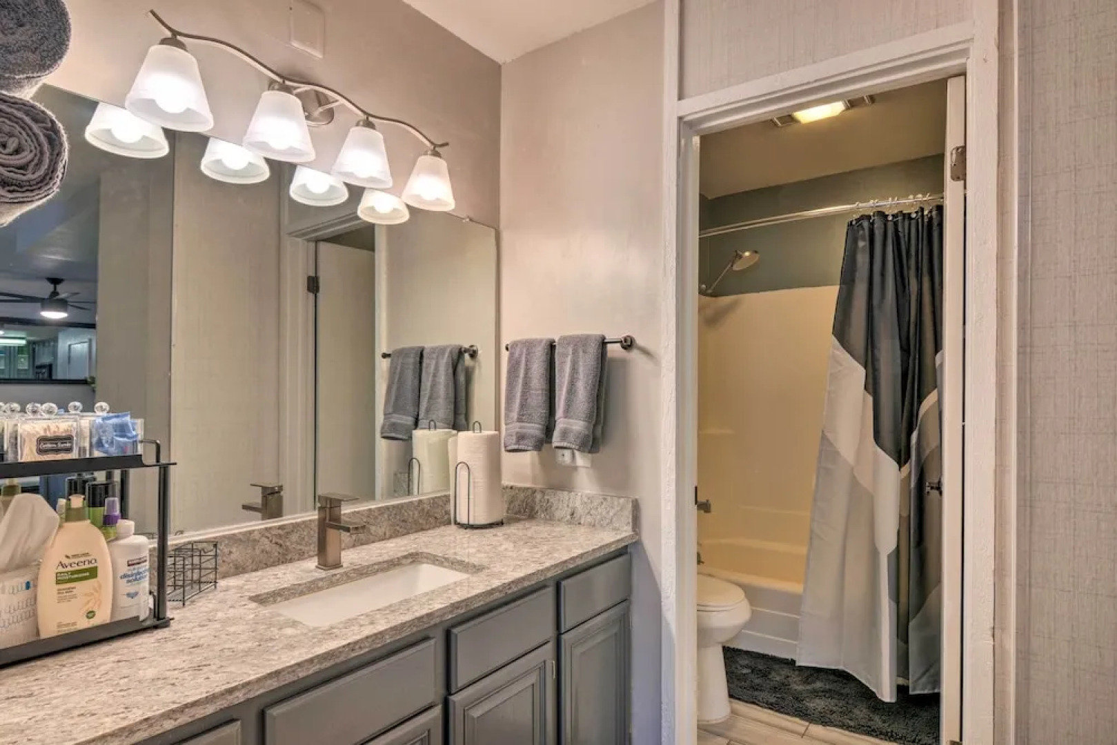 Sweet Skiers Escape < Half-mile to the Slopes!