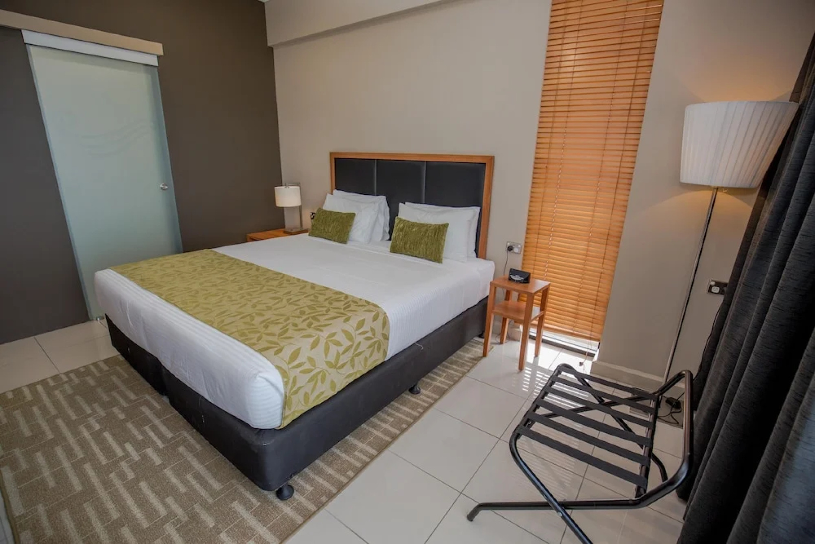 Ela Beach Hotel & Apartments