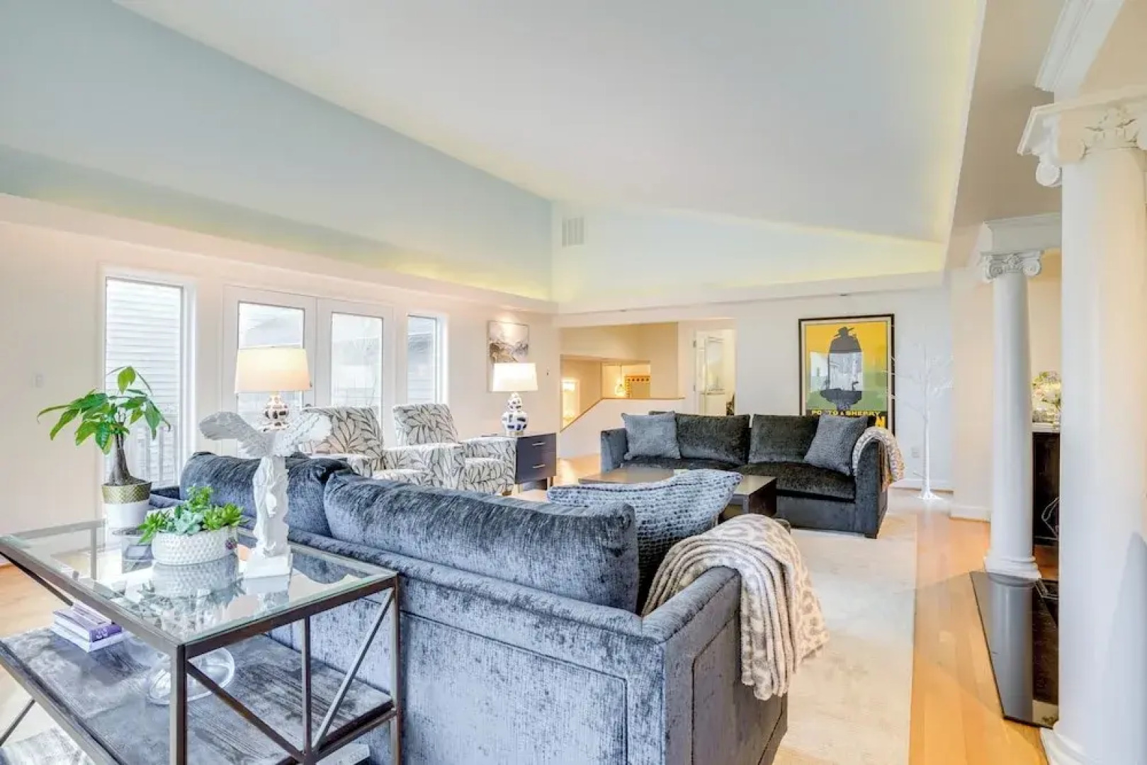 The White Elephant Inn Getaway w/ Pool & Hot Tub!