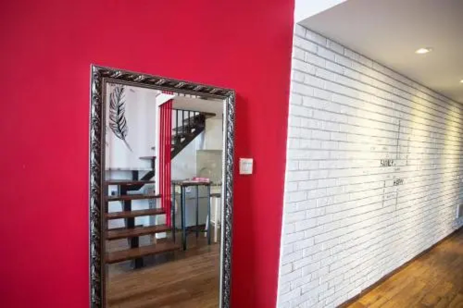 April Fair Duplex Apartment Guagnzhou South Railway Station Ao Yuan Yue Shi Dai Branch