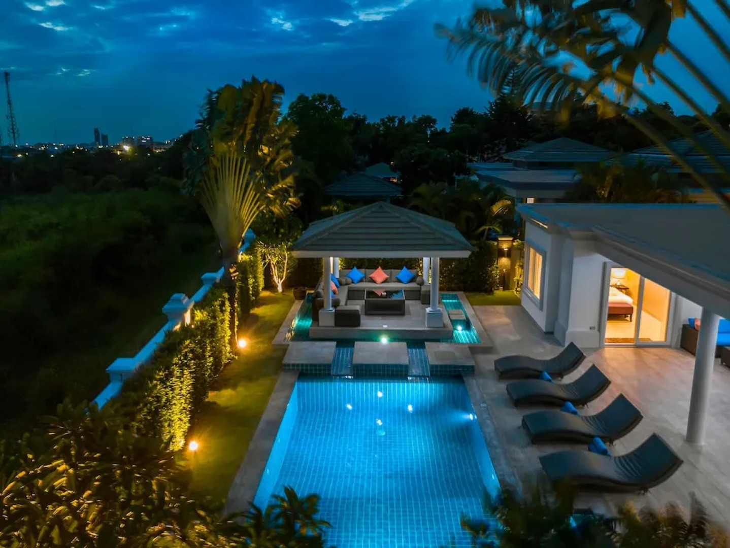Luxury Pool Villa 608