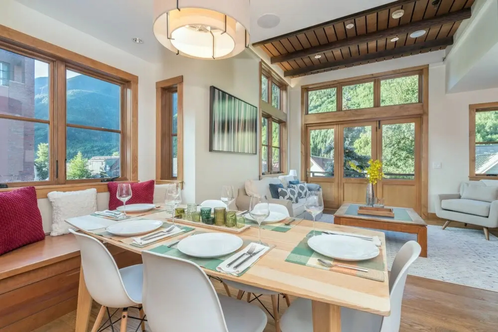 Meribel Penthouse - Luxury Condominium with Penthouse Views, Heart of Downtown Telluride, Hot Tub