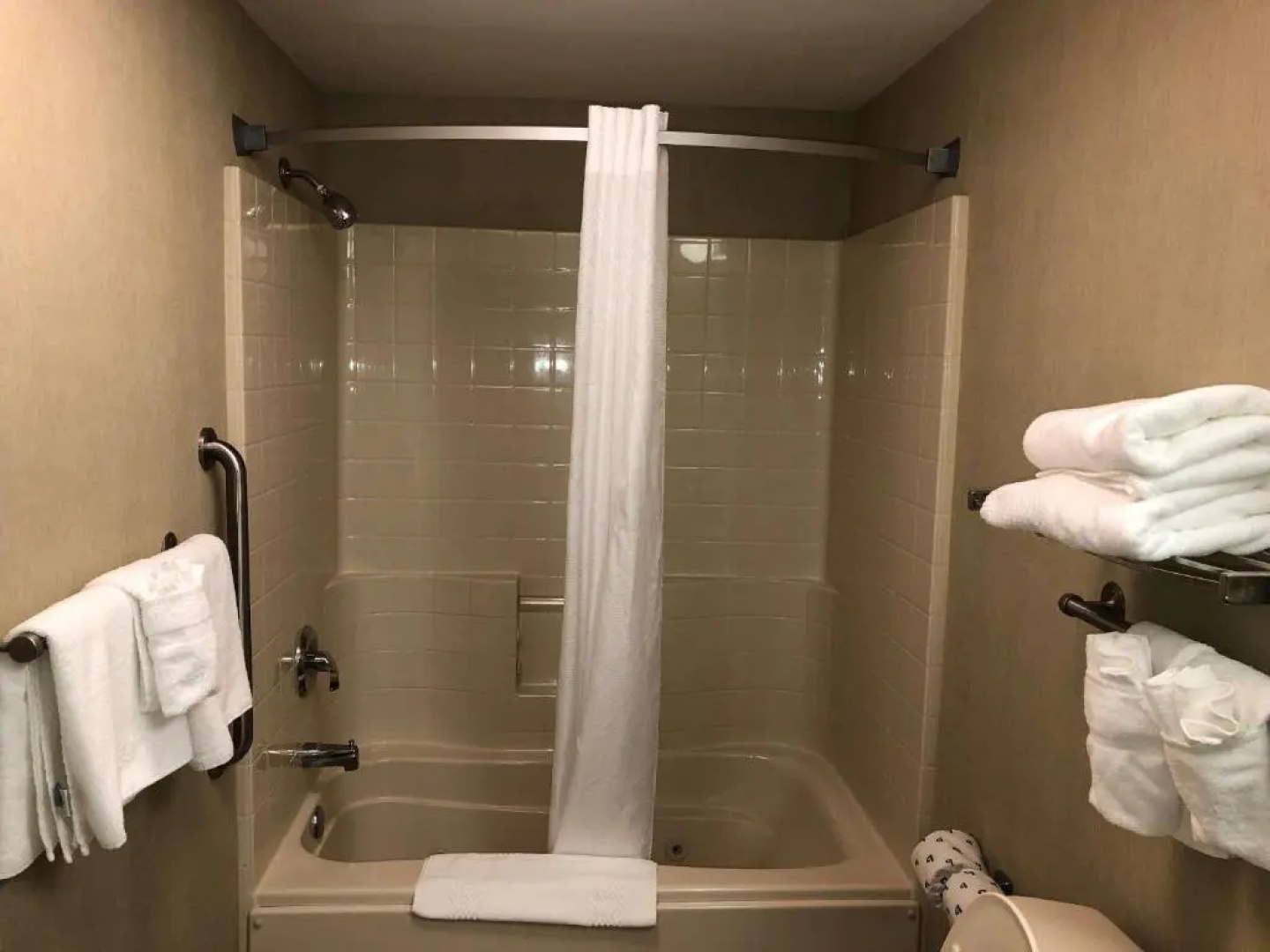 Quality Inn And Suites Skyways