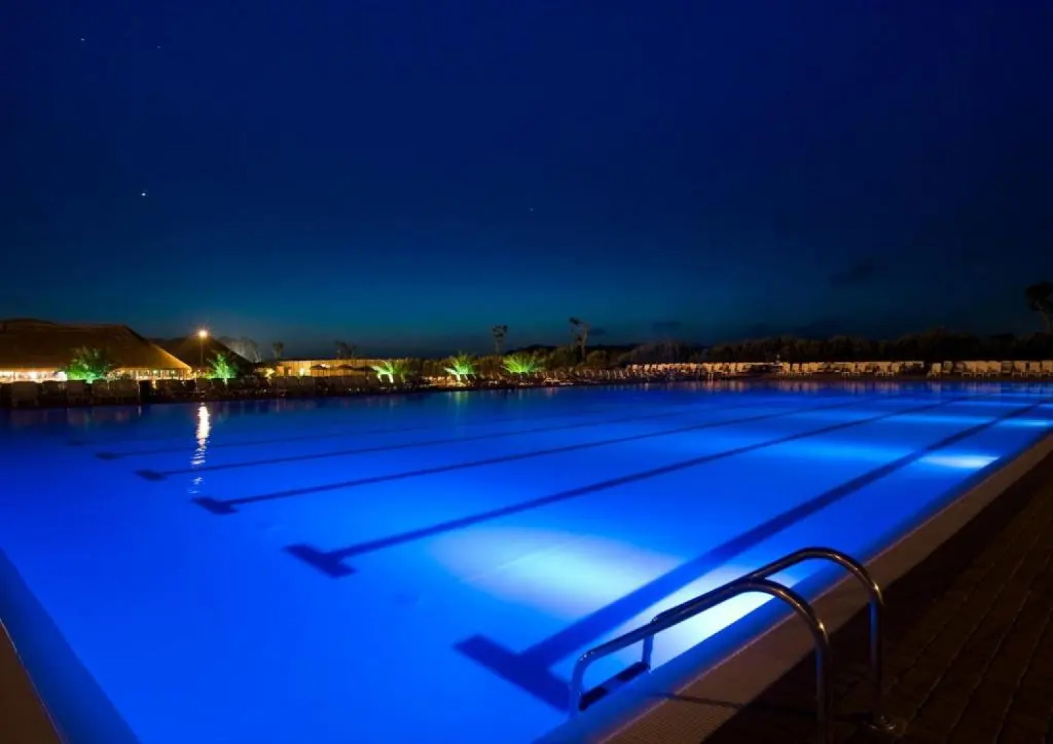 Hu Park Albatros Village