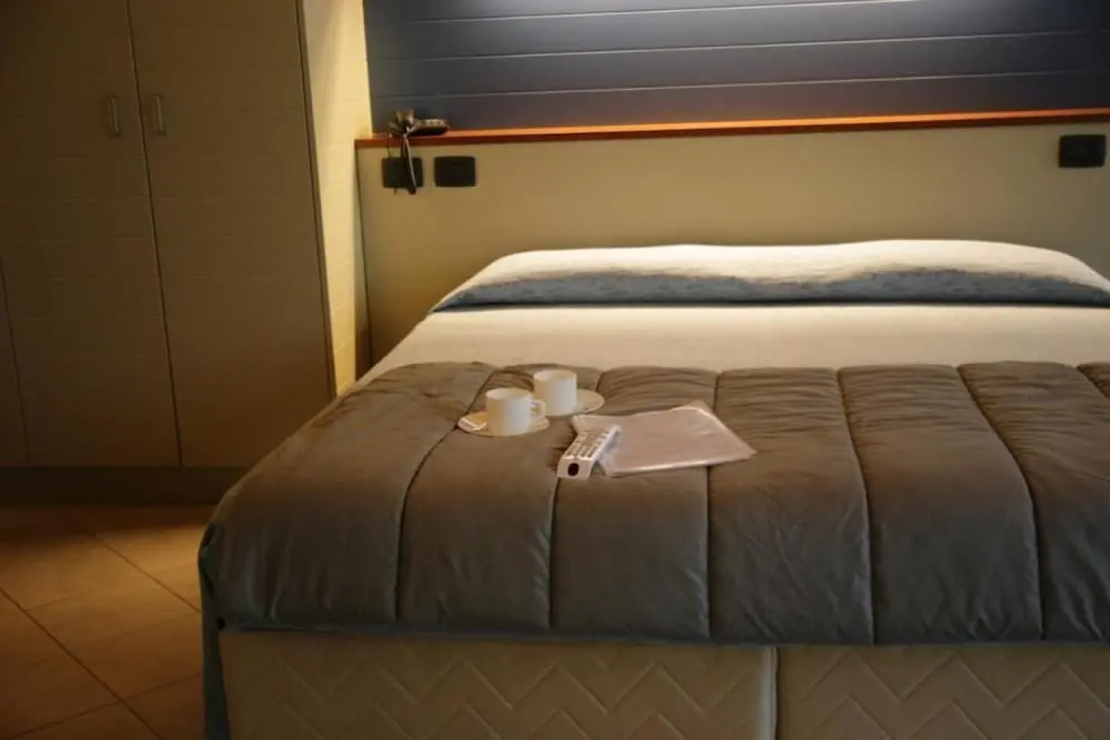 Room in Guest Room - Spacious Double Room in Alba