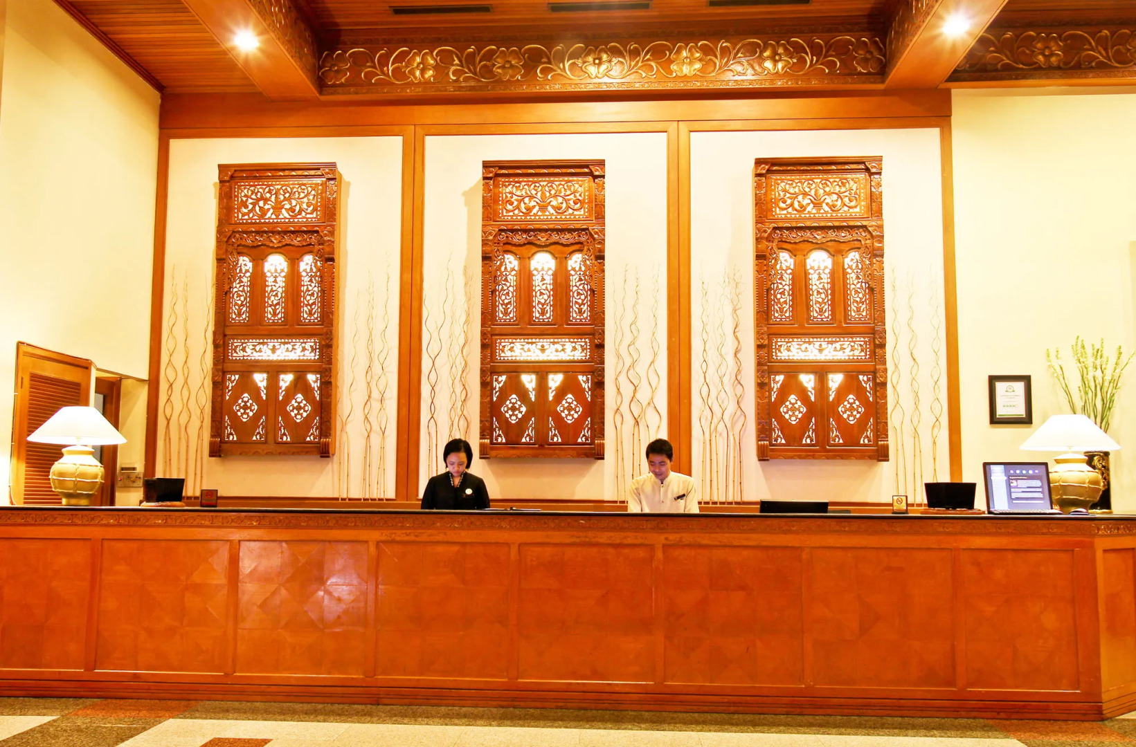 Singgasana Hotel Surabaya