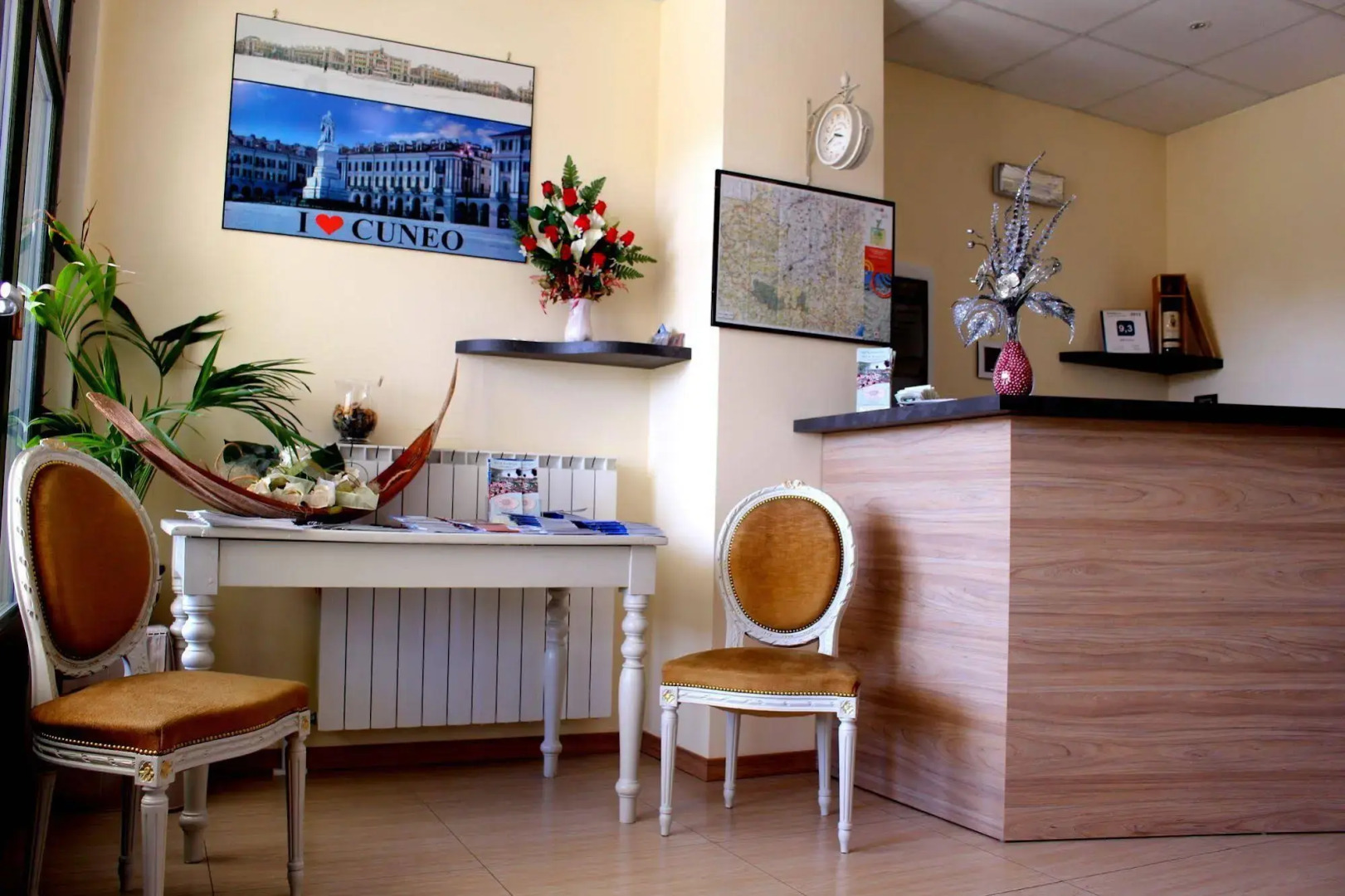 Eremes Rooms & Apartments