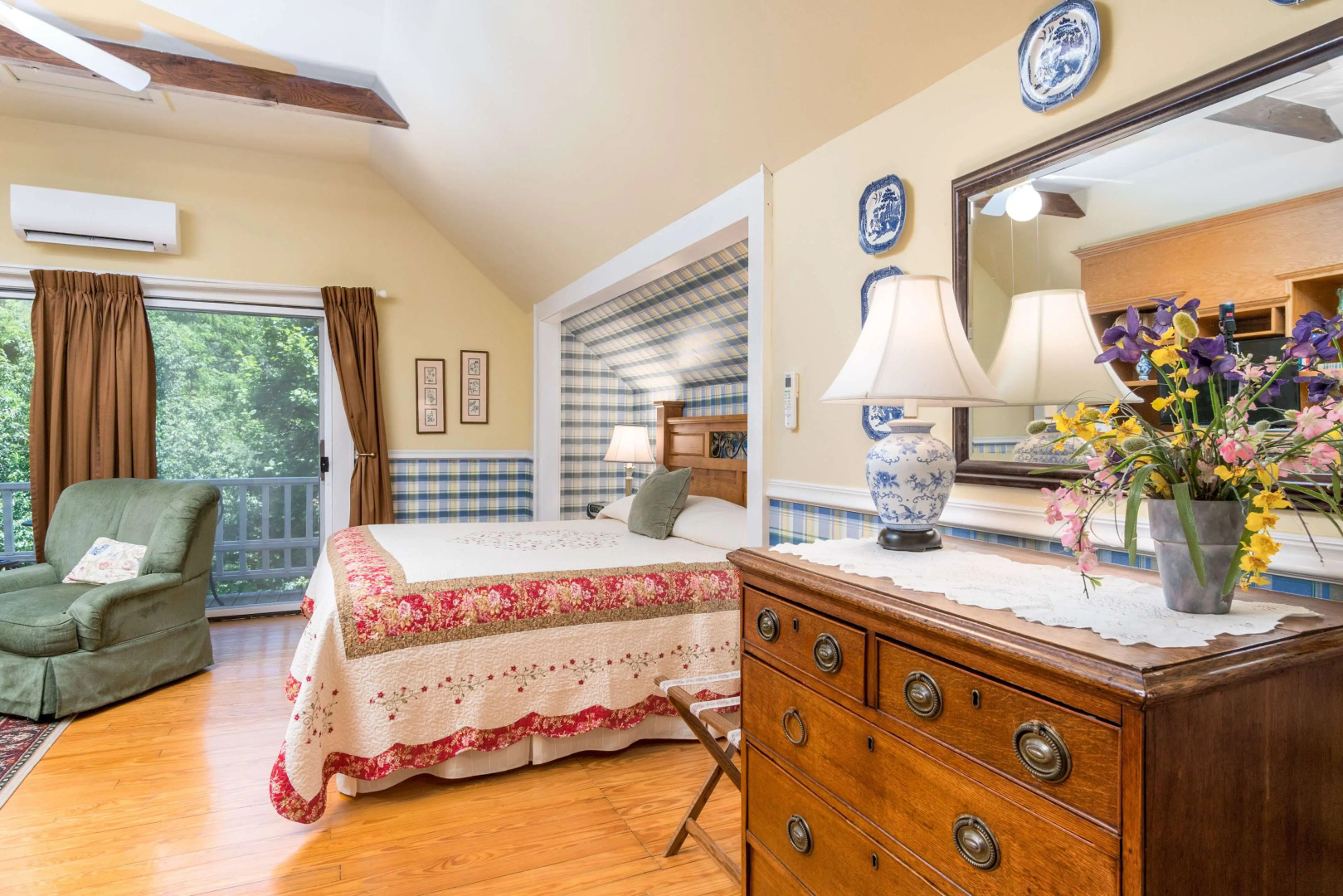 Highland Lake Inn & Resort