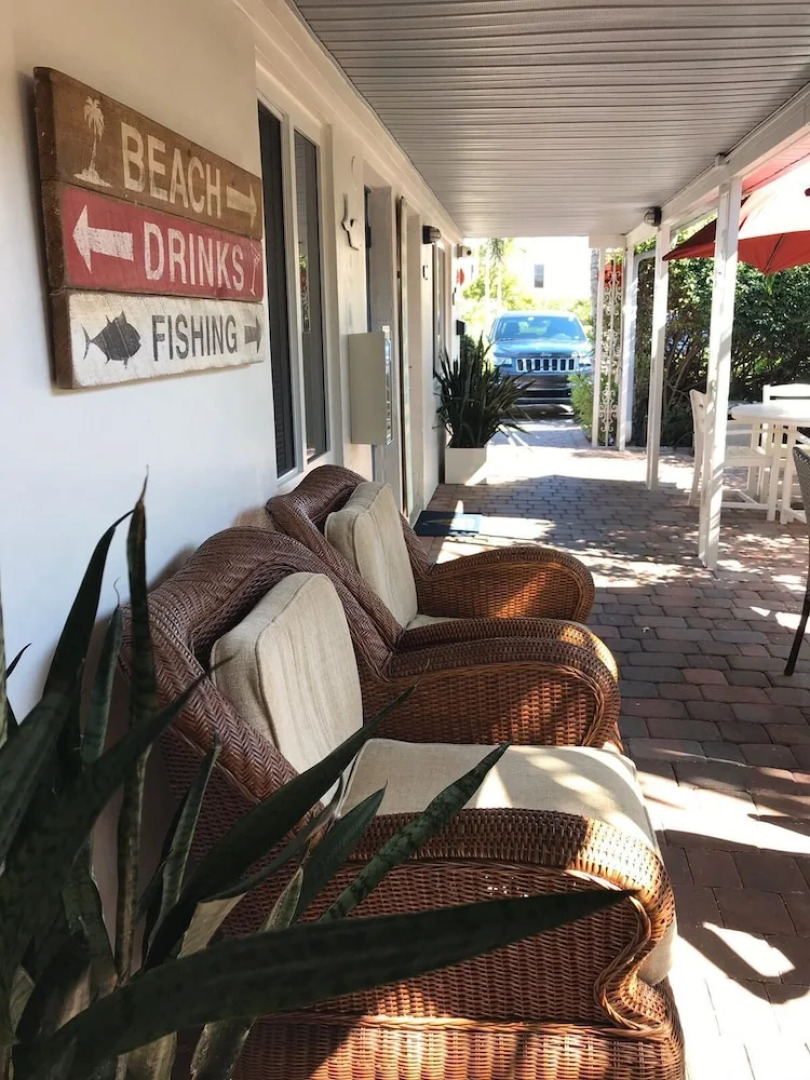 4145 By The Sea Inn & Suites