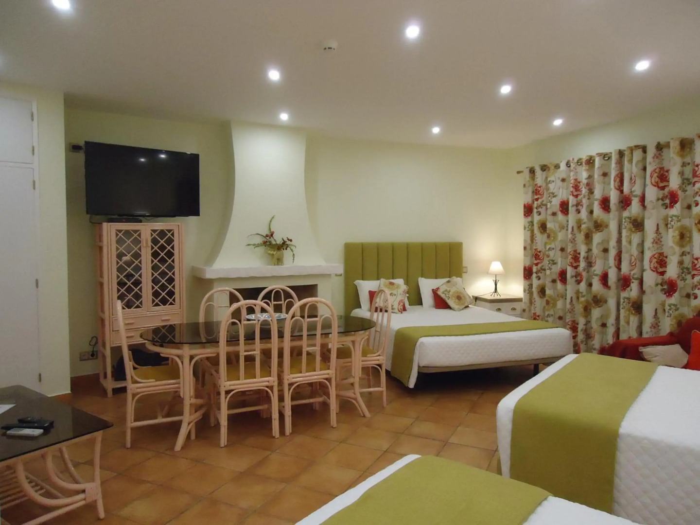 Canavial I & II Apartments