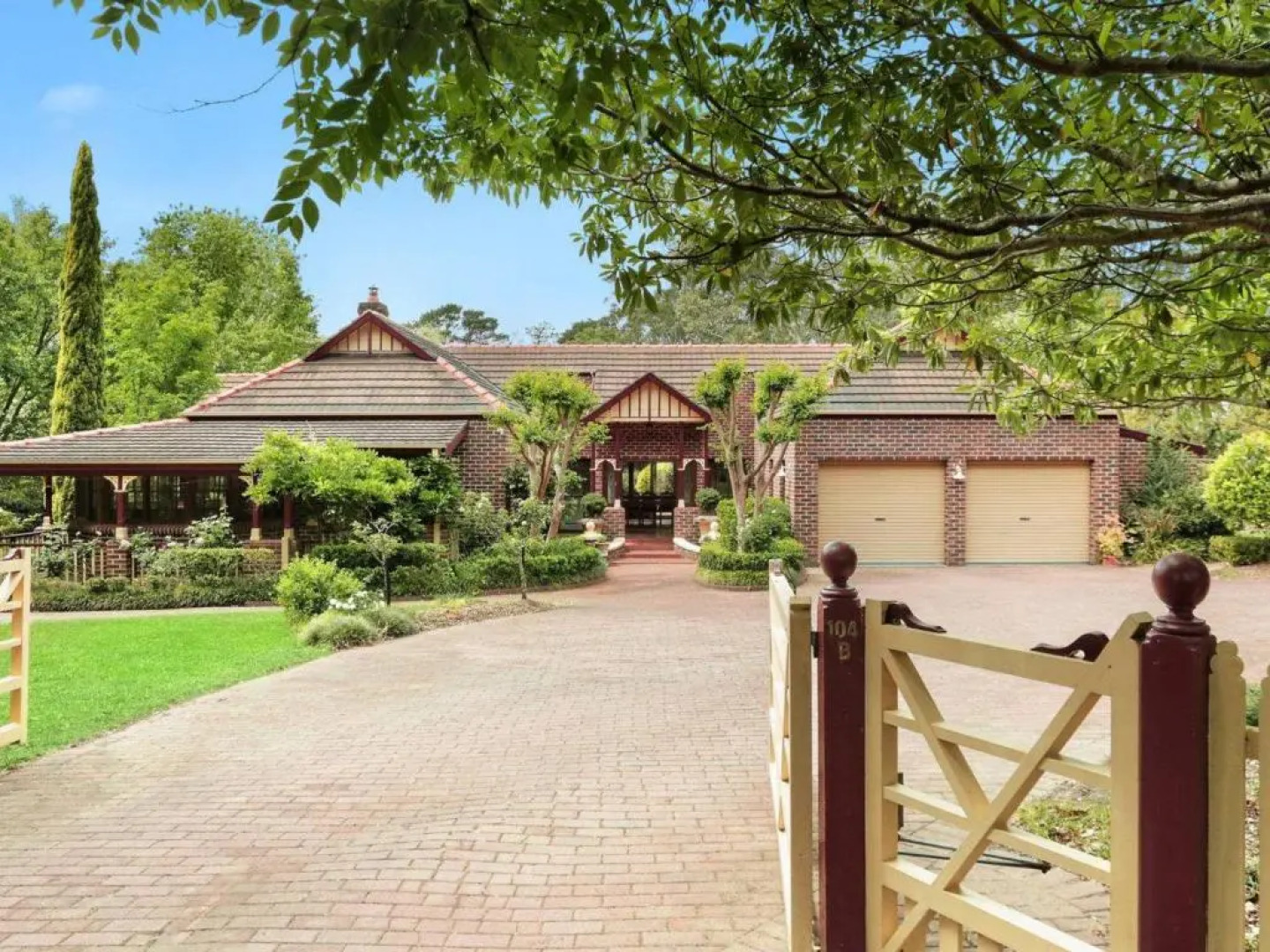 THE ELMS Berry Berry and Surrounds 4pm check out Sundays