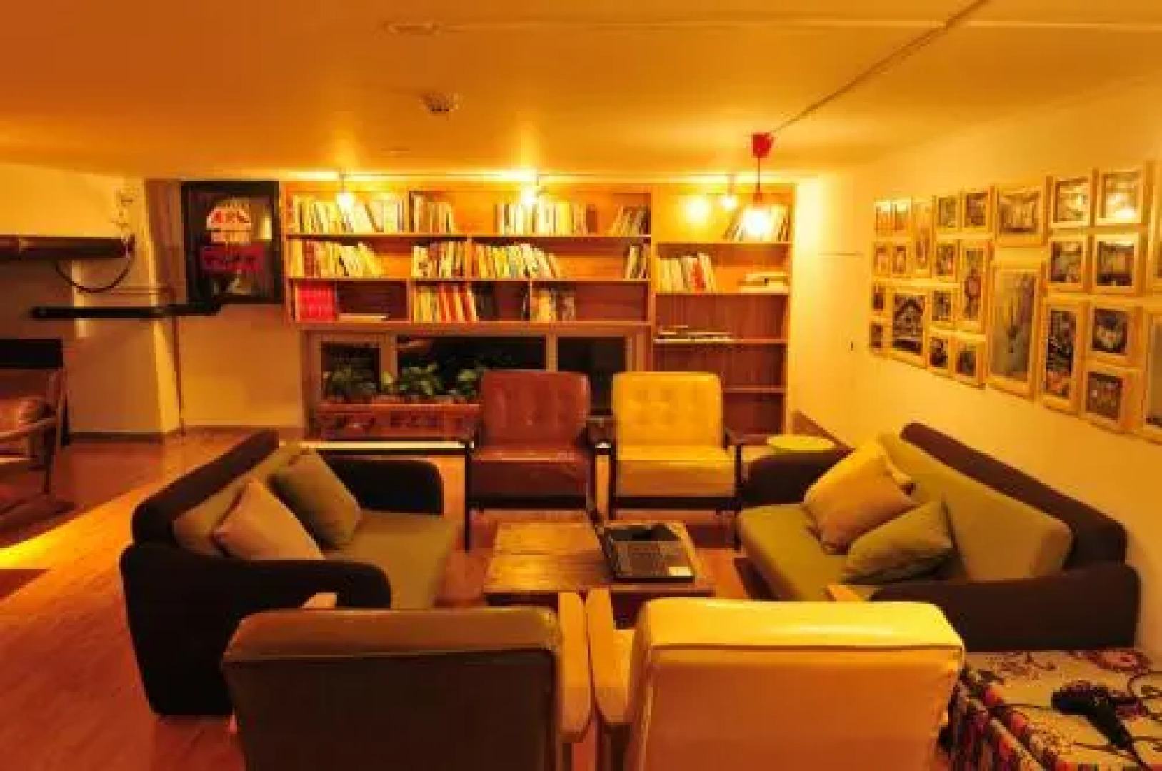 He Huang Memory Youth Hostel