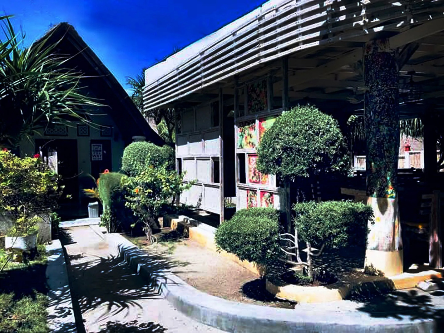 Pelangi Cottage and Bar