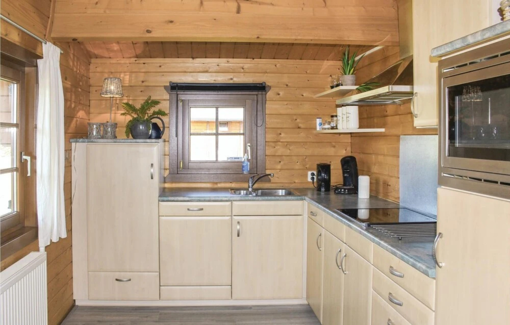 Amazing Home in Rheezerveen With 2 Bedrooms and Wifi