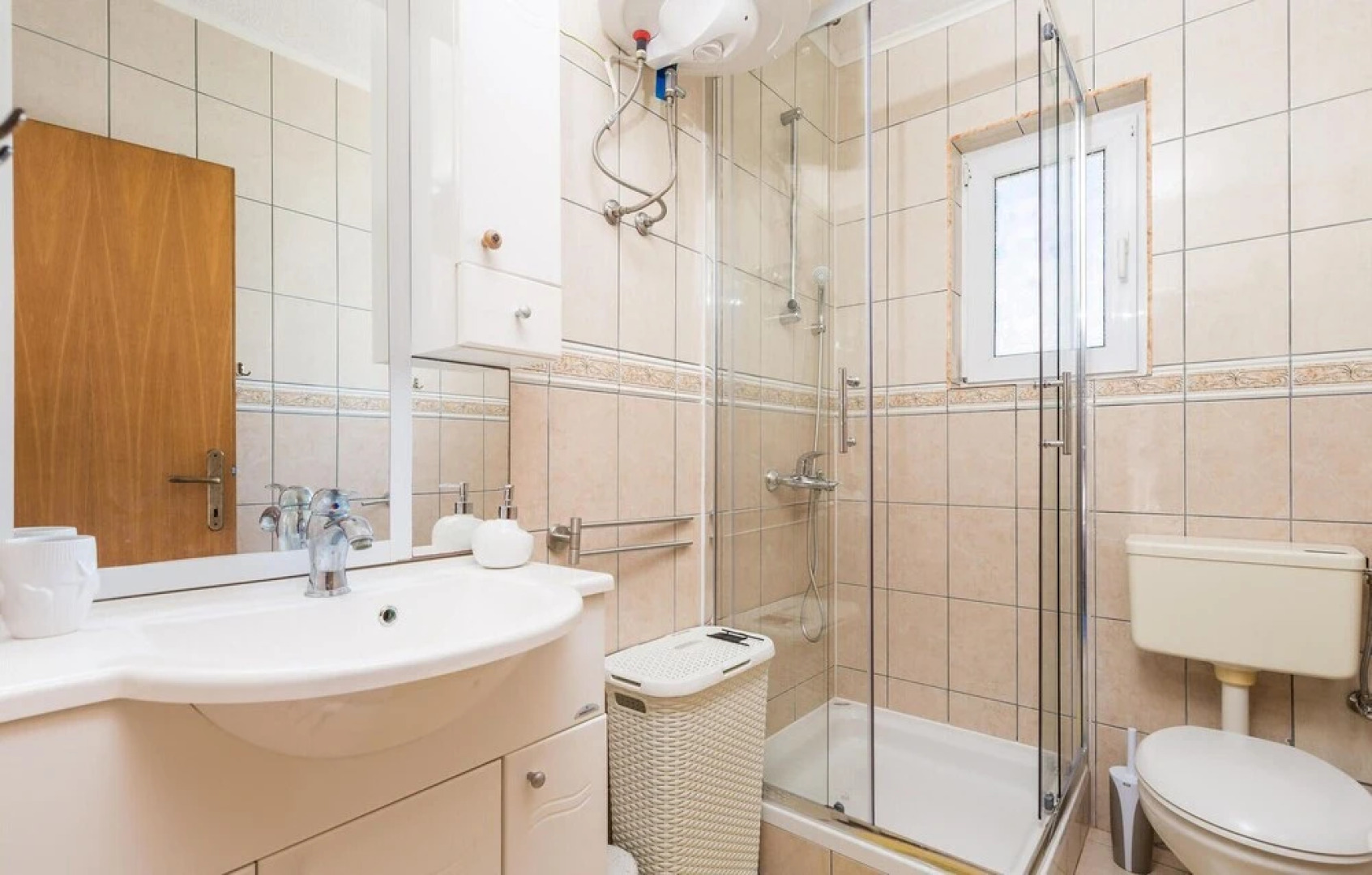 Amazing Home in Povljana With Outdoor Swimming Pool, Wifi and 6 Bedrooms