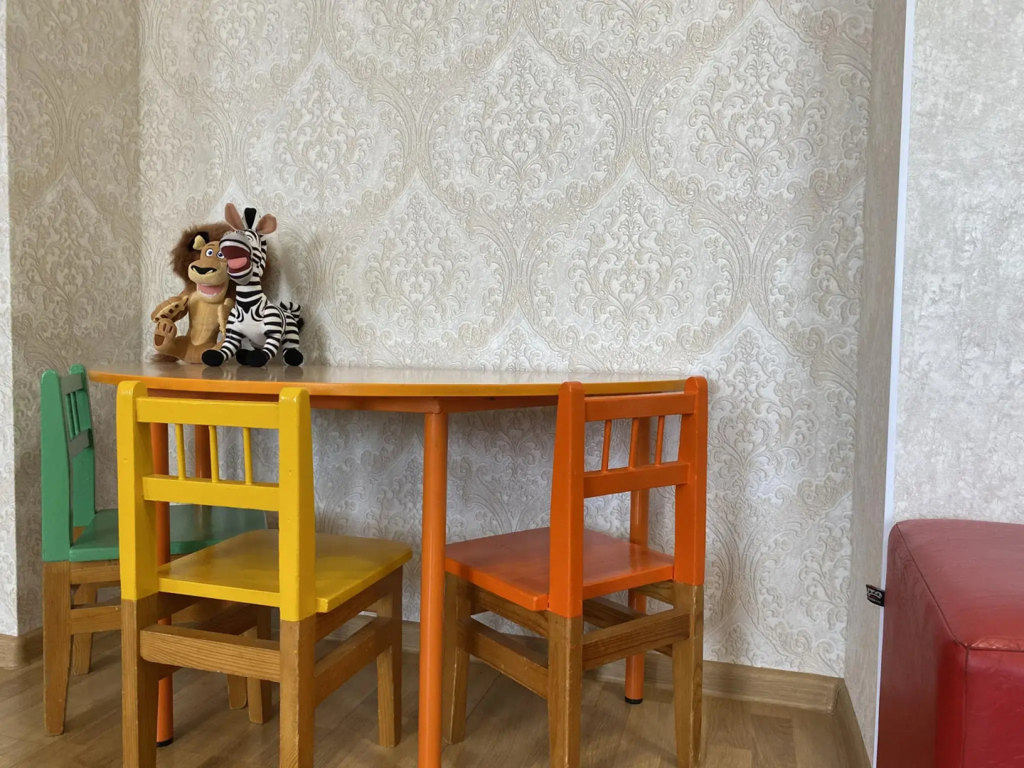 Гости на улице Ленина