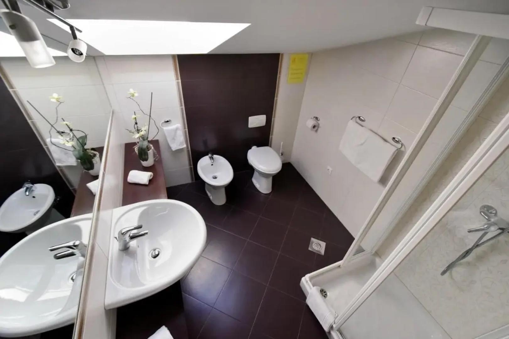 Apartment and Rooms HISA SONCA