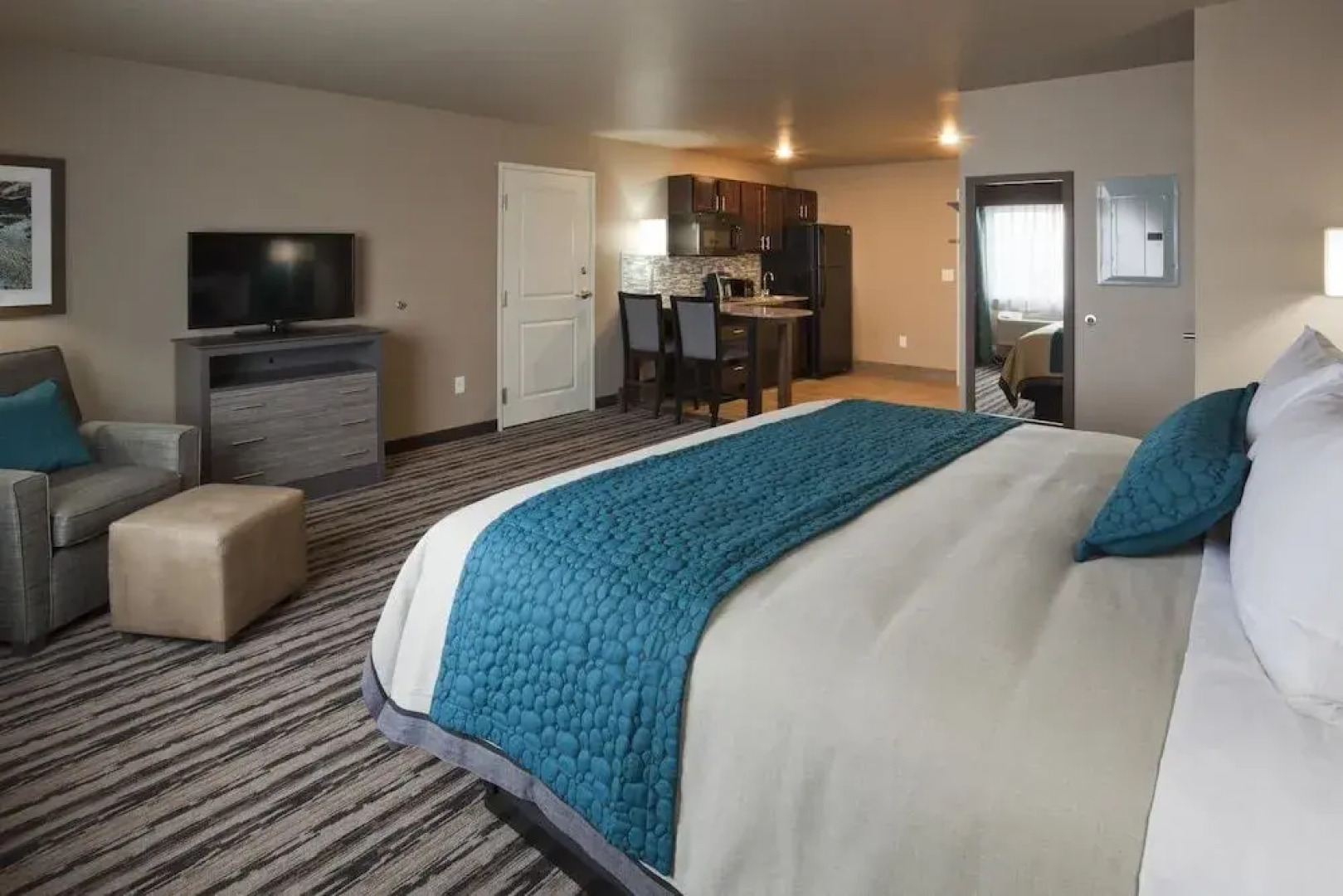 GrandStay Hotel & Suites Valley City