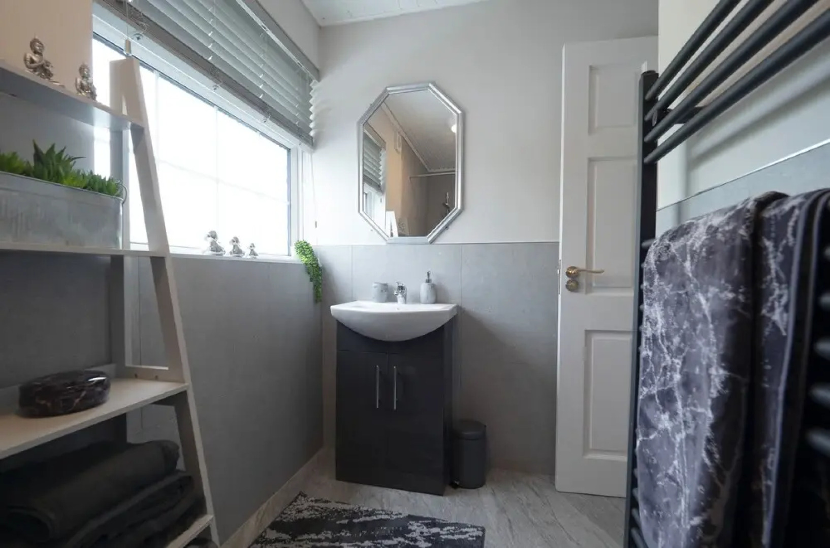 Charming 4-bed Cottage in Dungannon