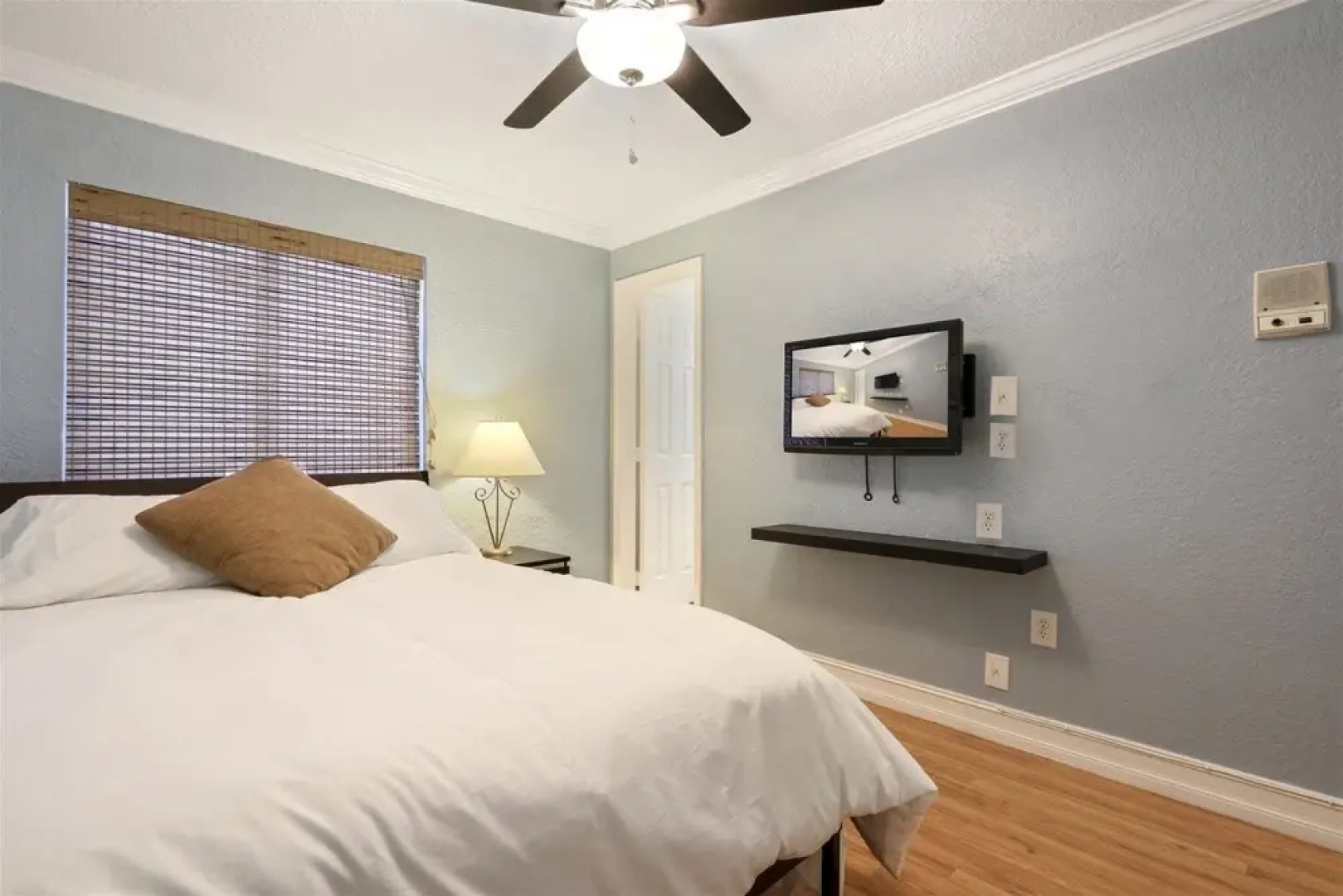 Golden Tropics 30 Minutes From Superbowl 2020 Pool Fenced Backyard