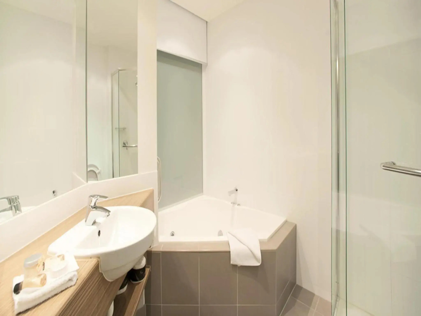 The Waves Apartments