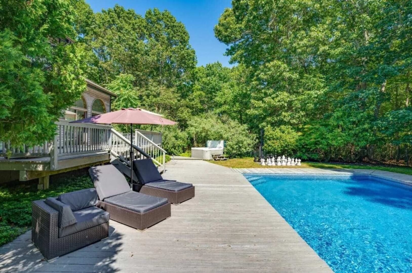 Meadowood Manor by Rovetravel Heated Pool