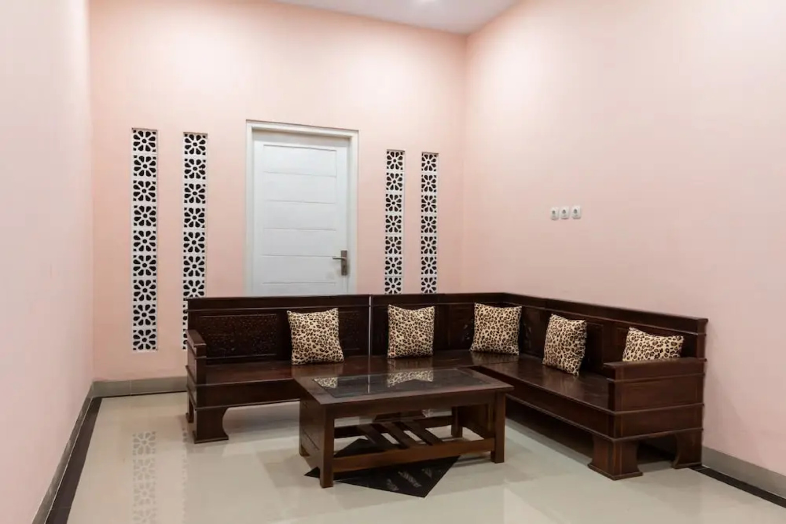 Hotel O Yogyakarta near Universitas Gadjah Mada formerly Sellinas Guesthouse