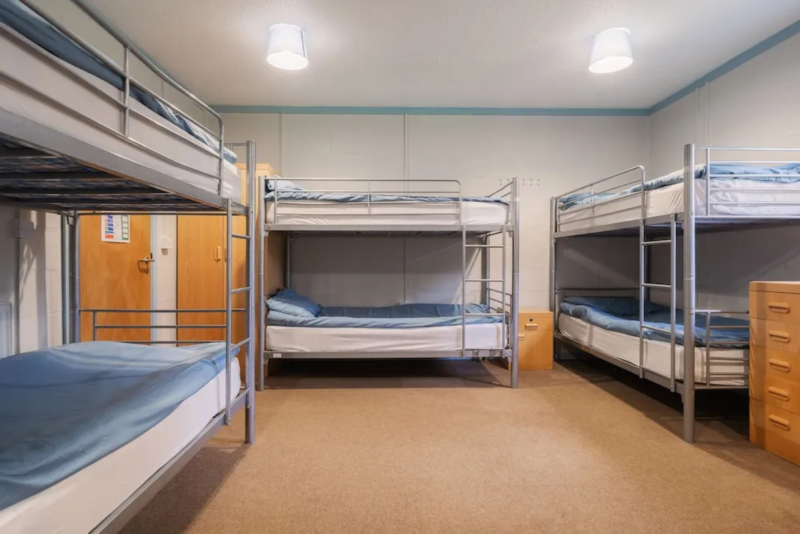 Bunkhouse/20bedroom/sleeps85/4acre/gamesroom/wifi