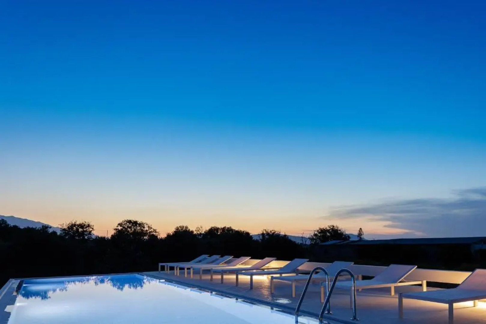 Mikro Livadi Special Lodges