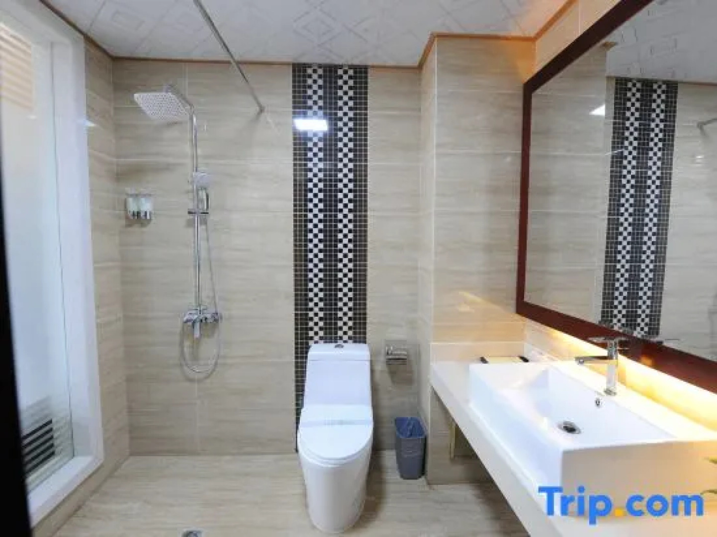 Lifeng Business Hotel