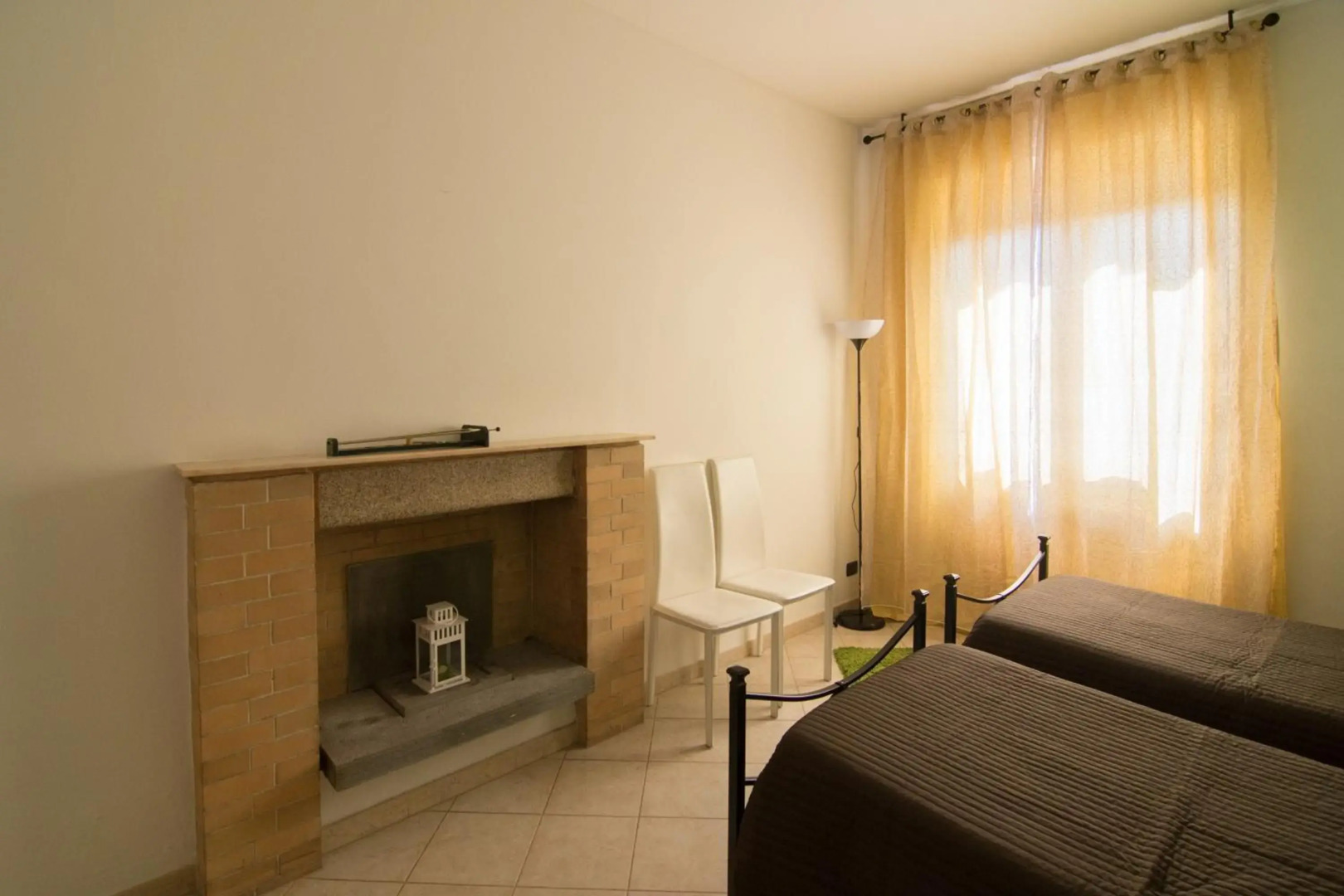 Silky House with Private Parking