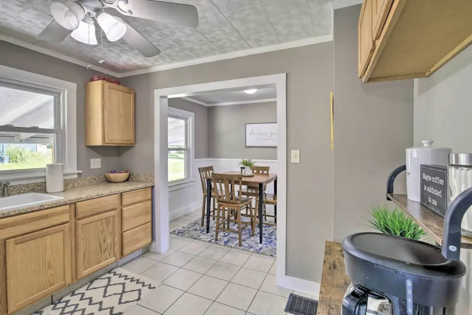 Cozy Cottage Near Dtwn Dining, Walk to Casino