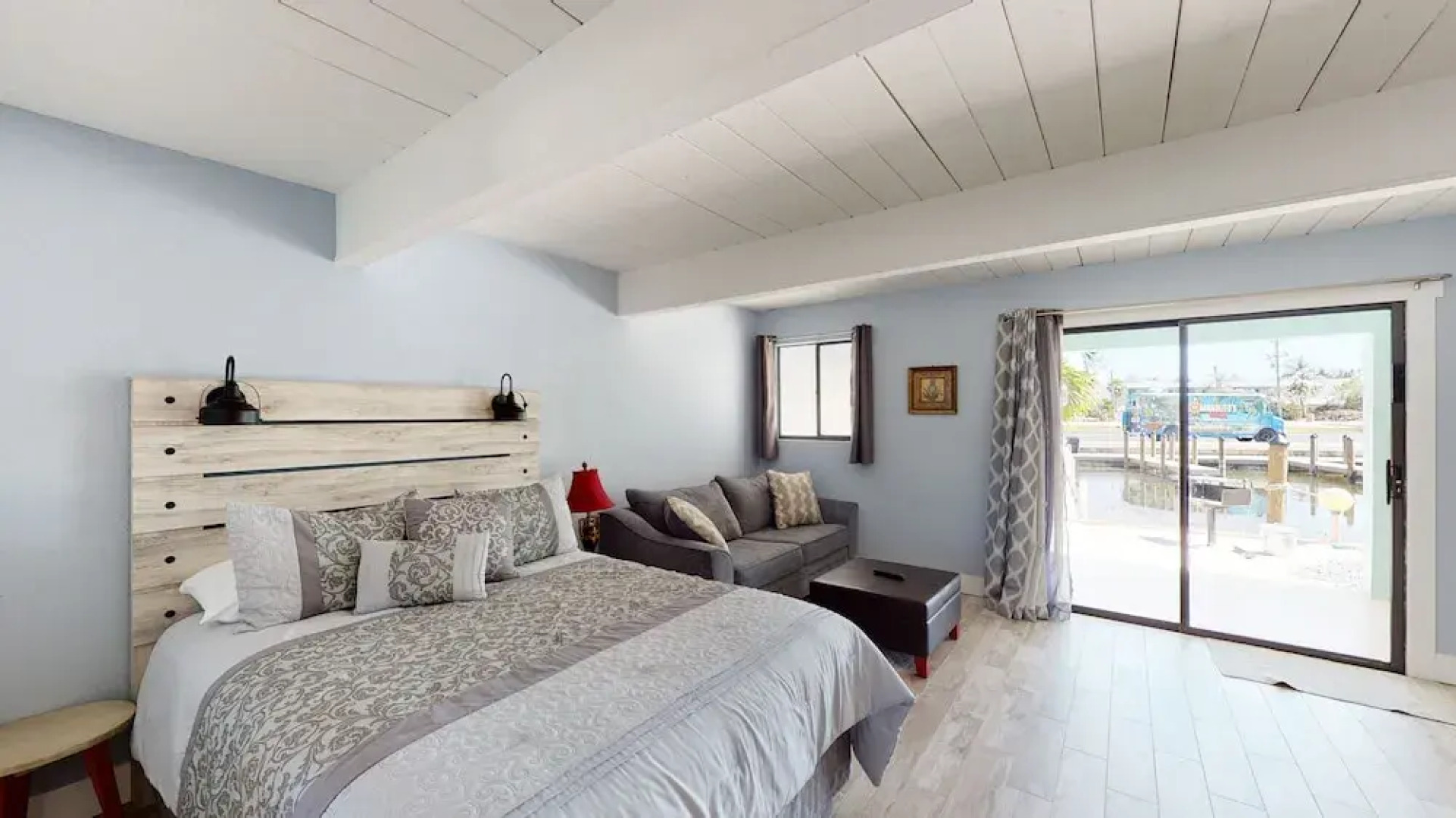 Off the Charts Inn & Out Island Resort