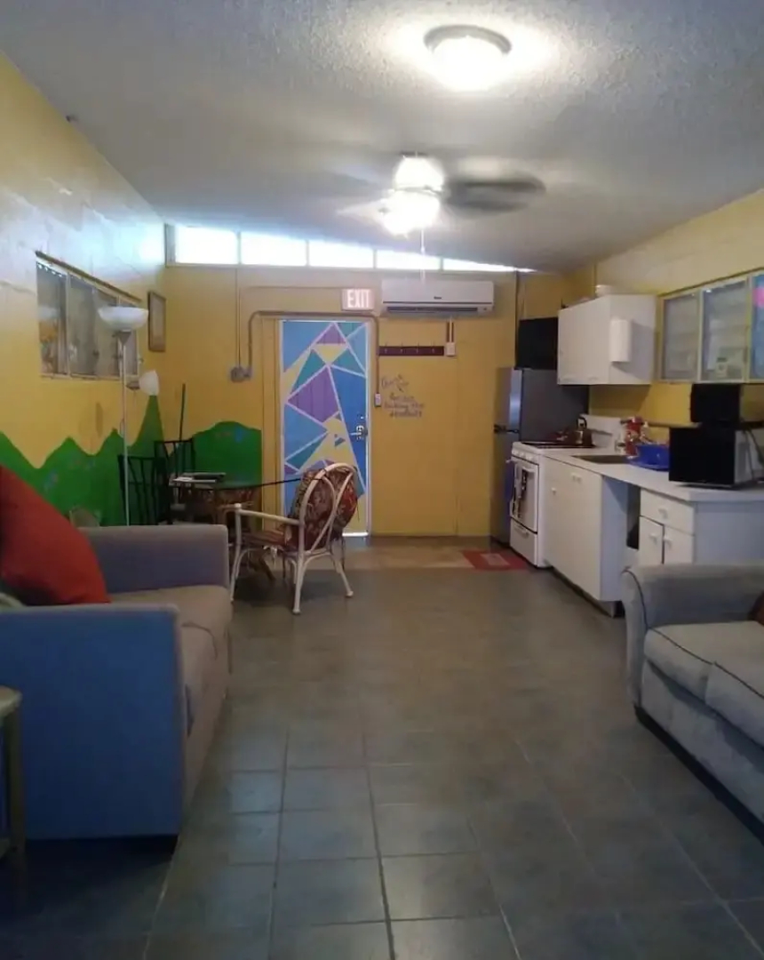 Tillett Hostel And Guesthouse