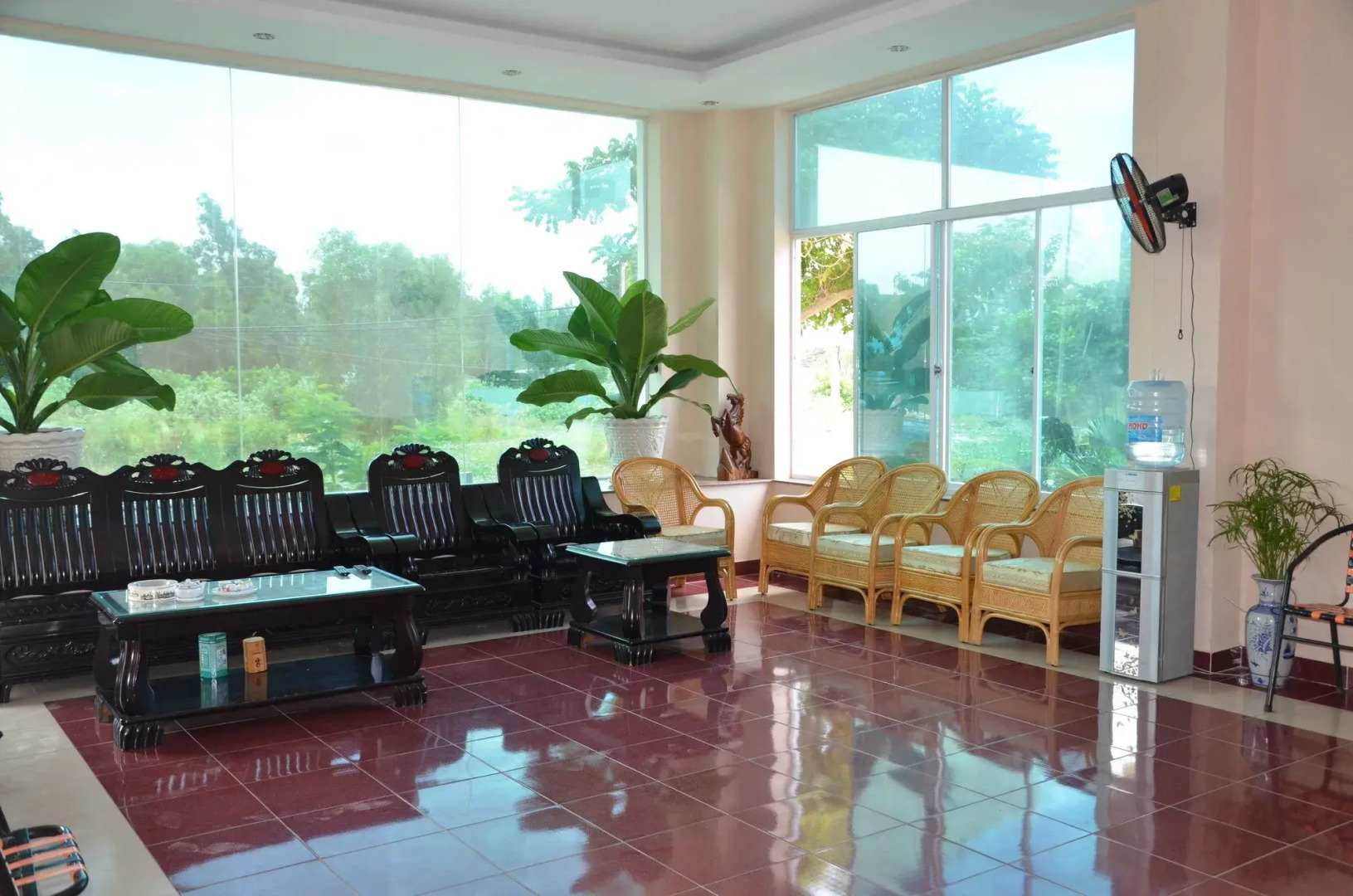 Ngoc Han Hotel By The Moment