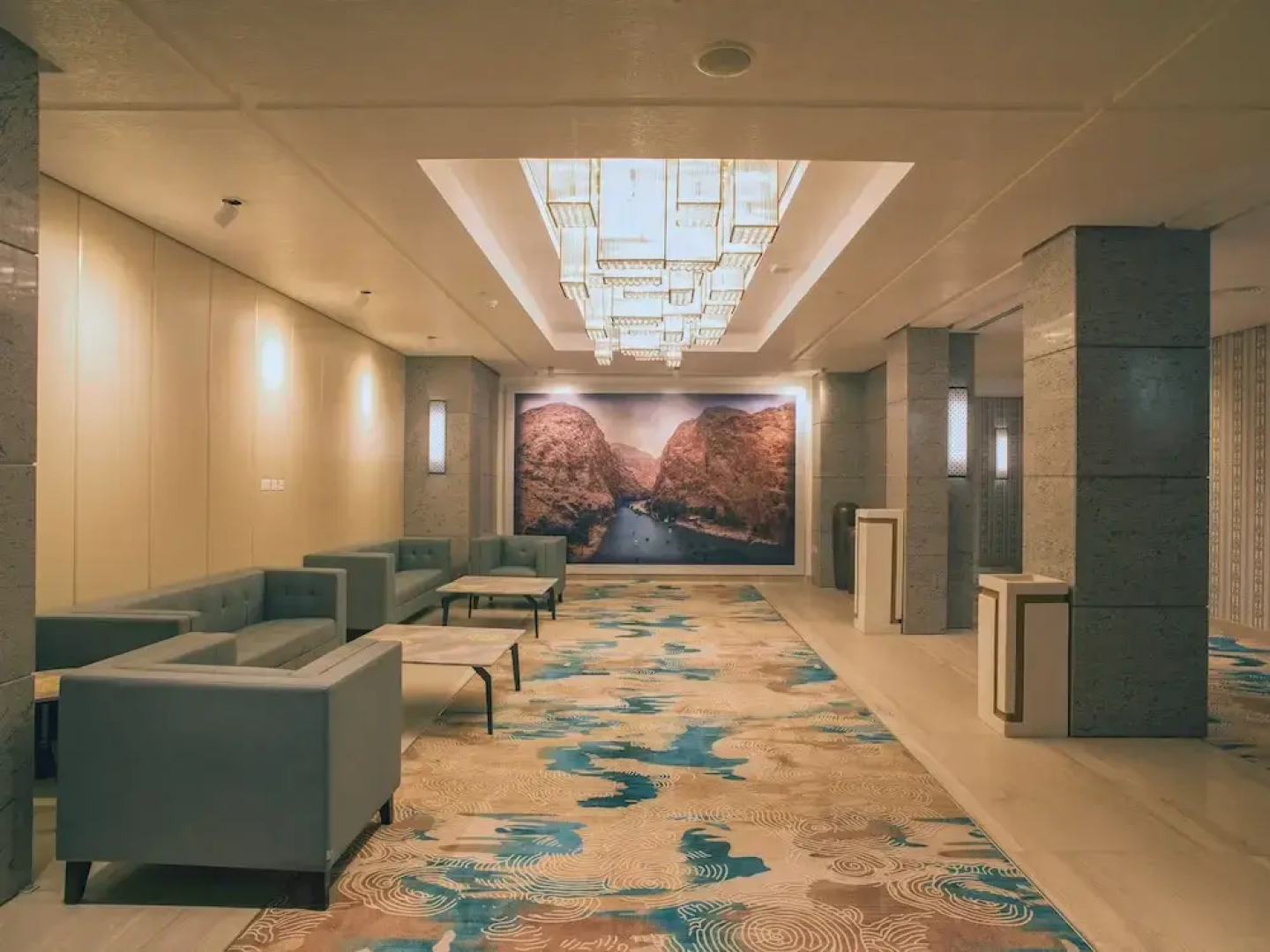 Boulevard hotel