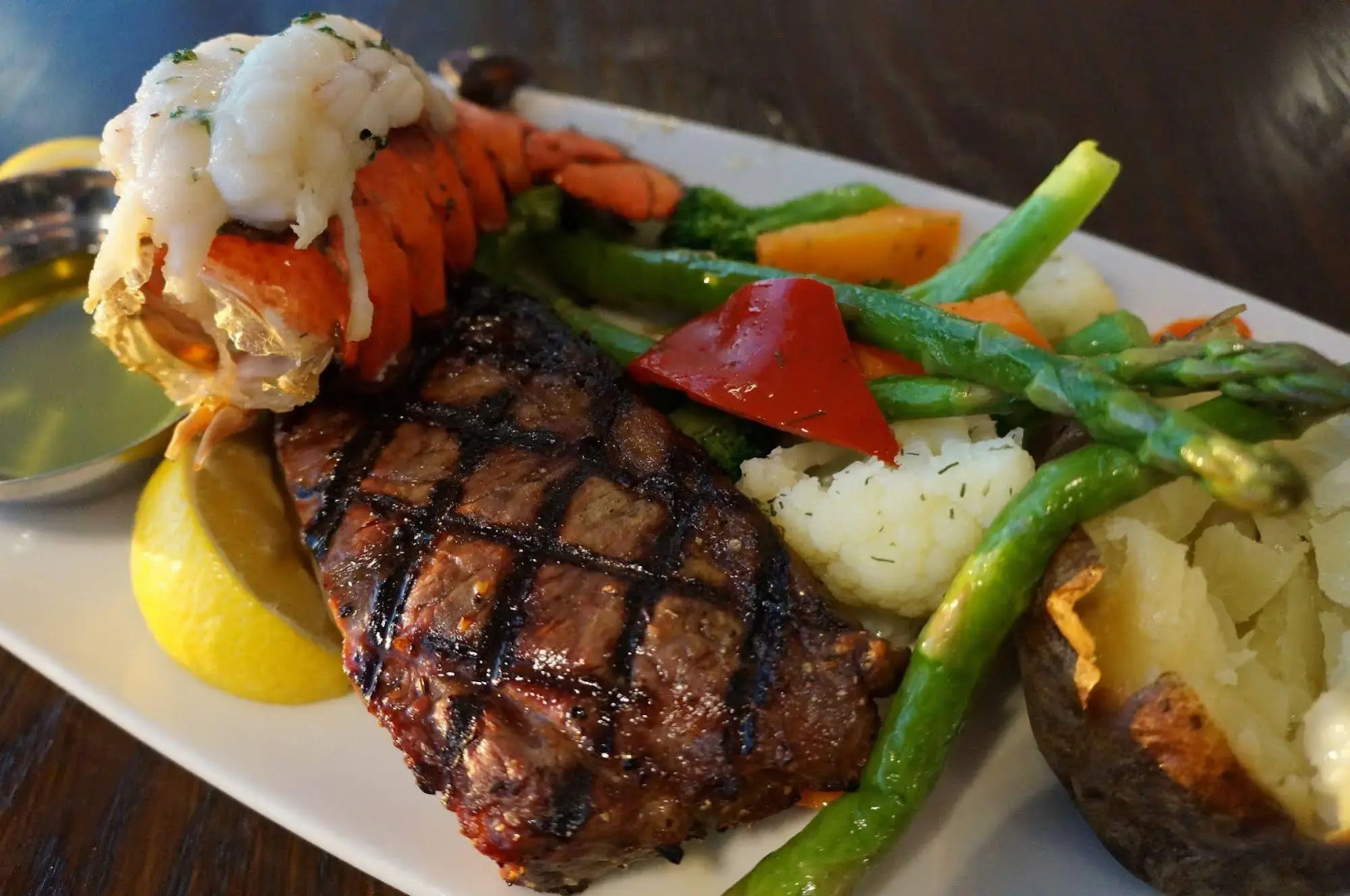 Clarion Lakeside Inn & Conference Centre