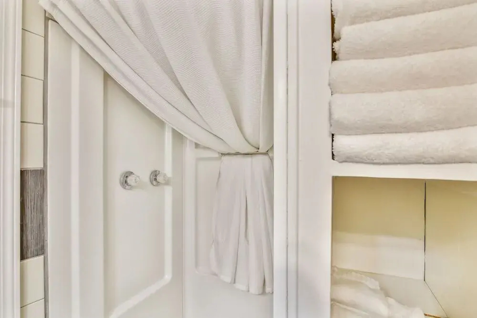 Betsy'S Beachfront Cottage