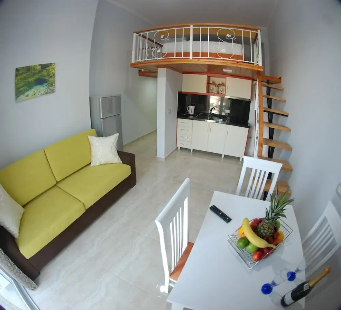 Crown Deluxe Apartments