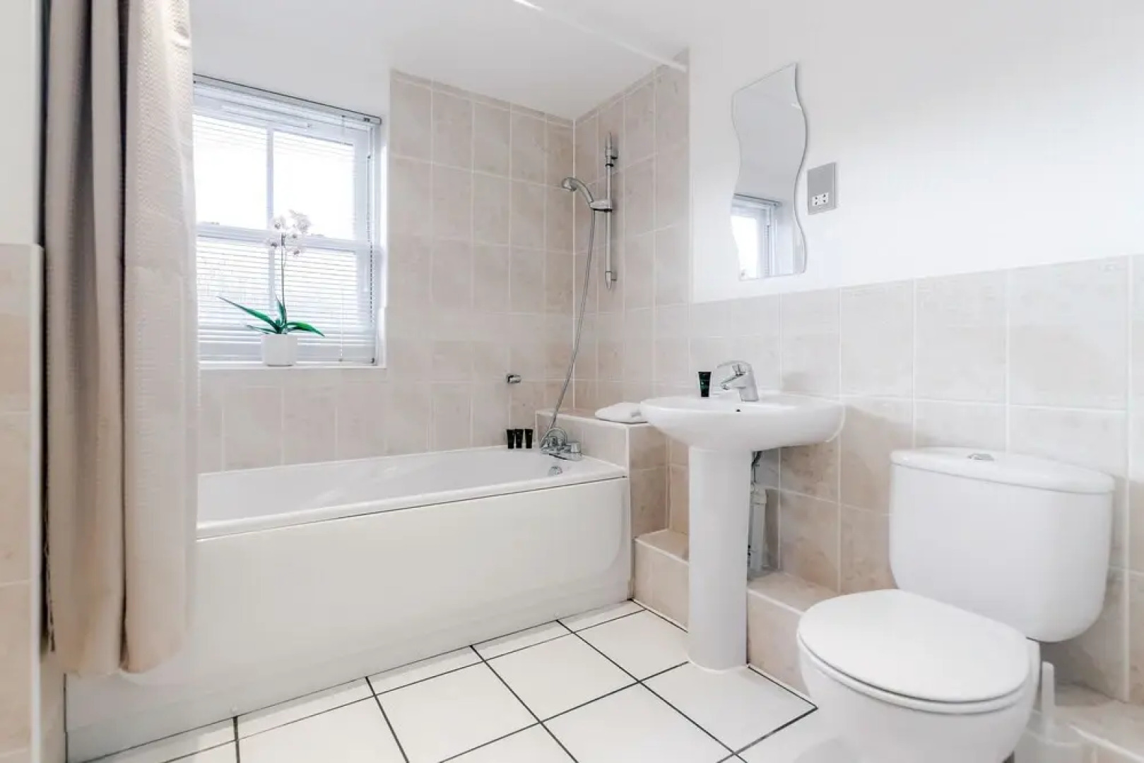 Roomspace Apartments -Sandfield Court