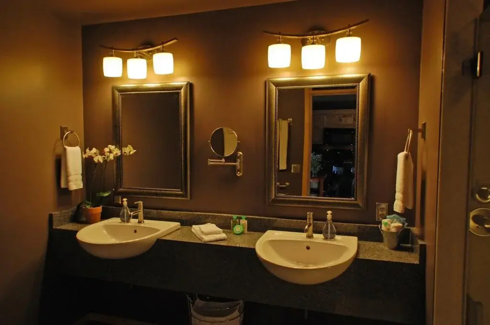 Beaver Lakefront Cabins - Couples Only Getaways