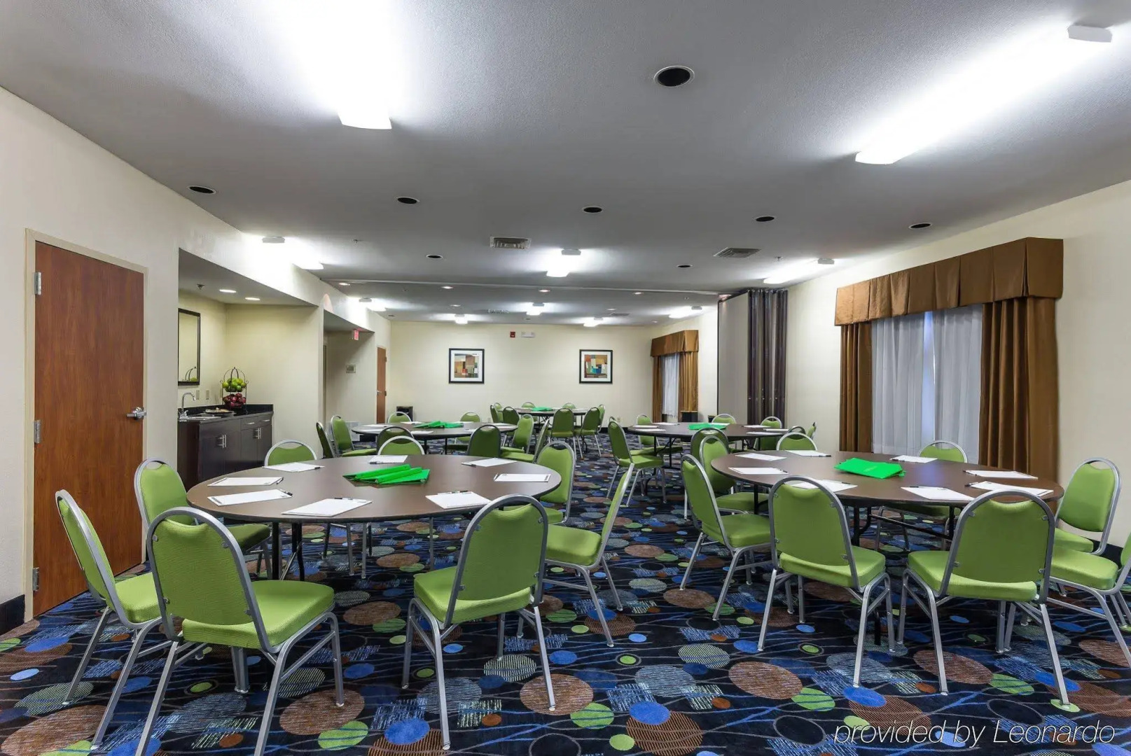 Holiday Inn Express Hotel & Suites Edmond by IHG