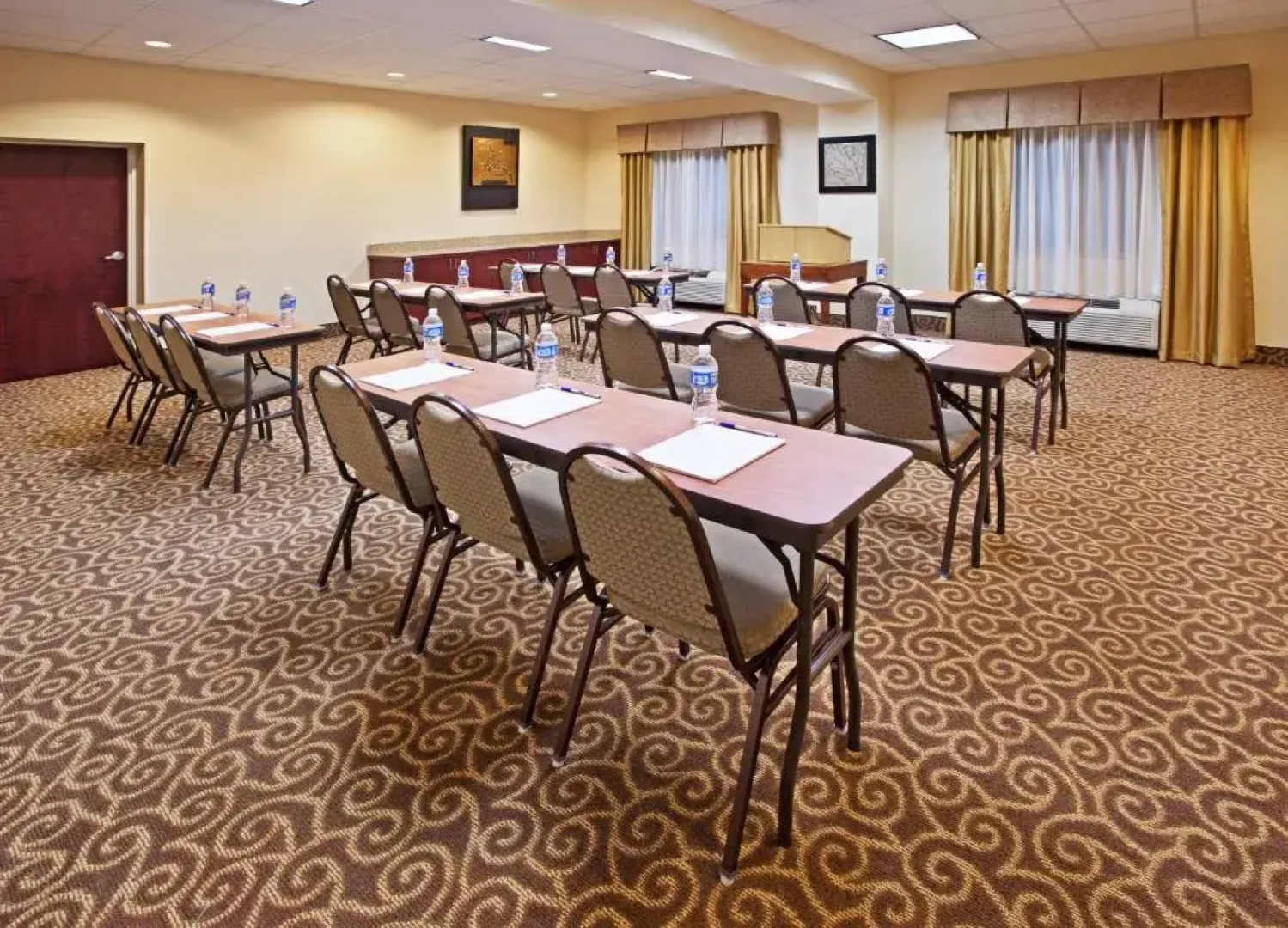 Holiday Inn Express Hotel & Suites Niagara Falls by IHG