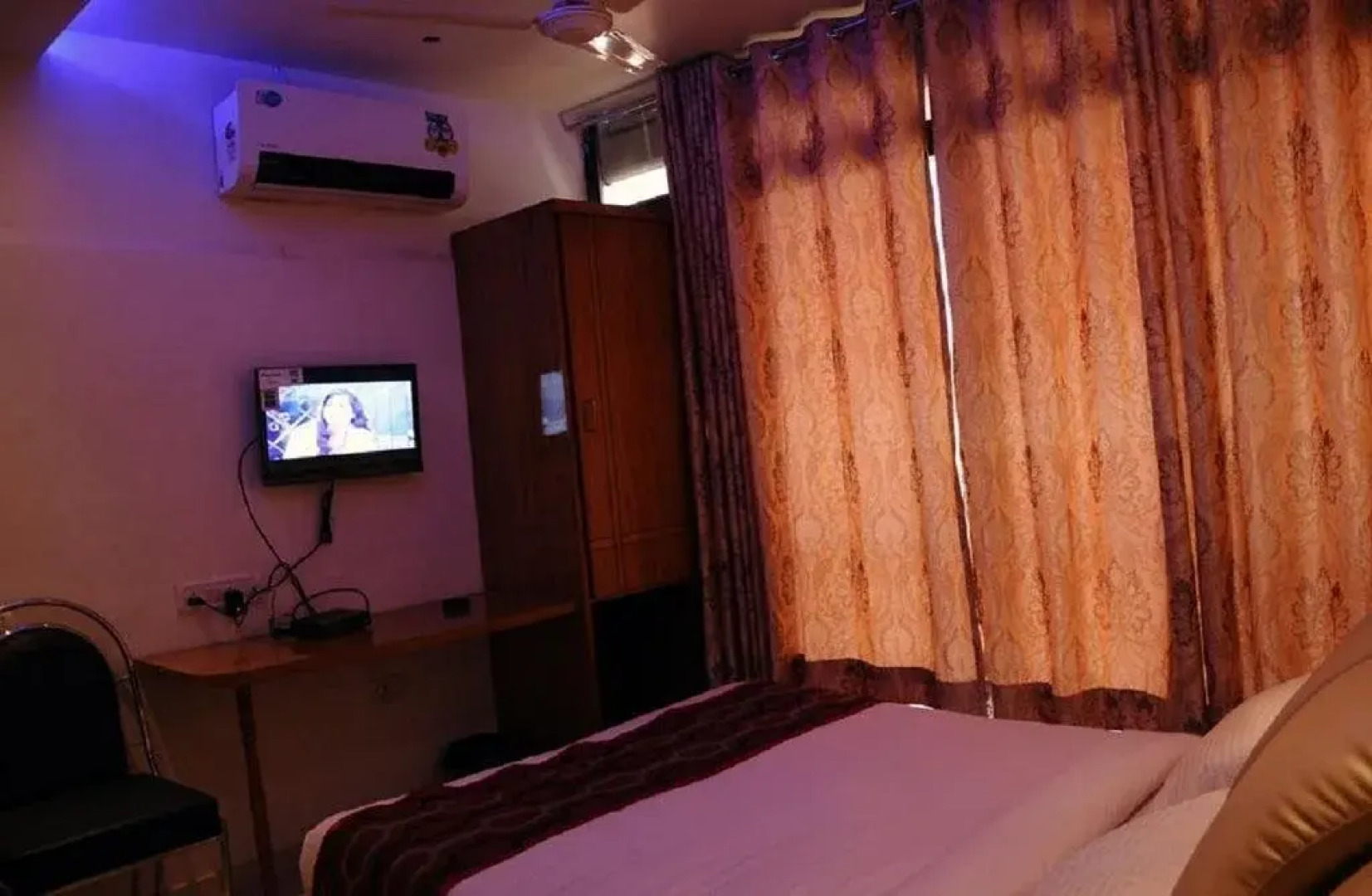 Hotel Palkhi International