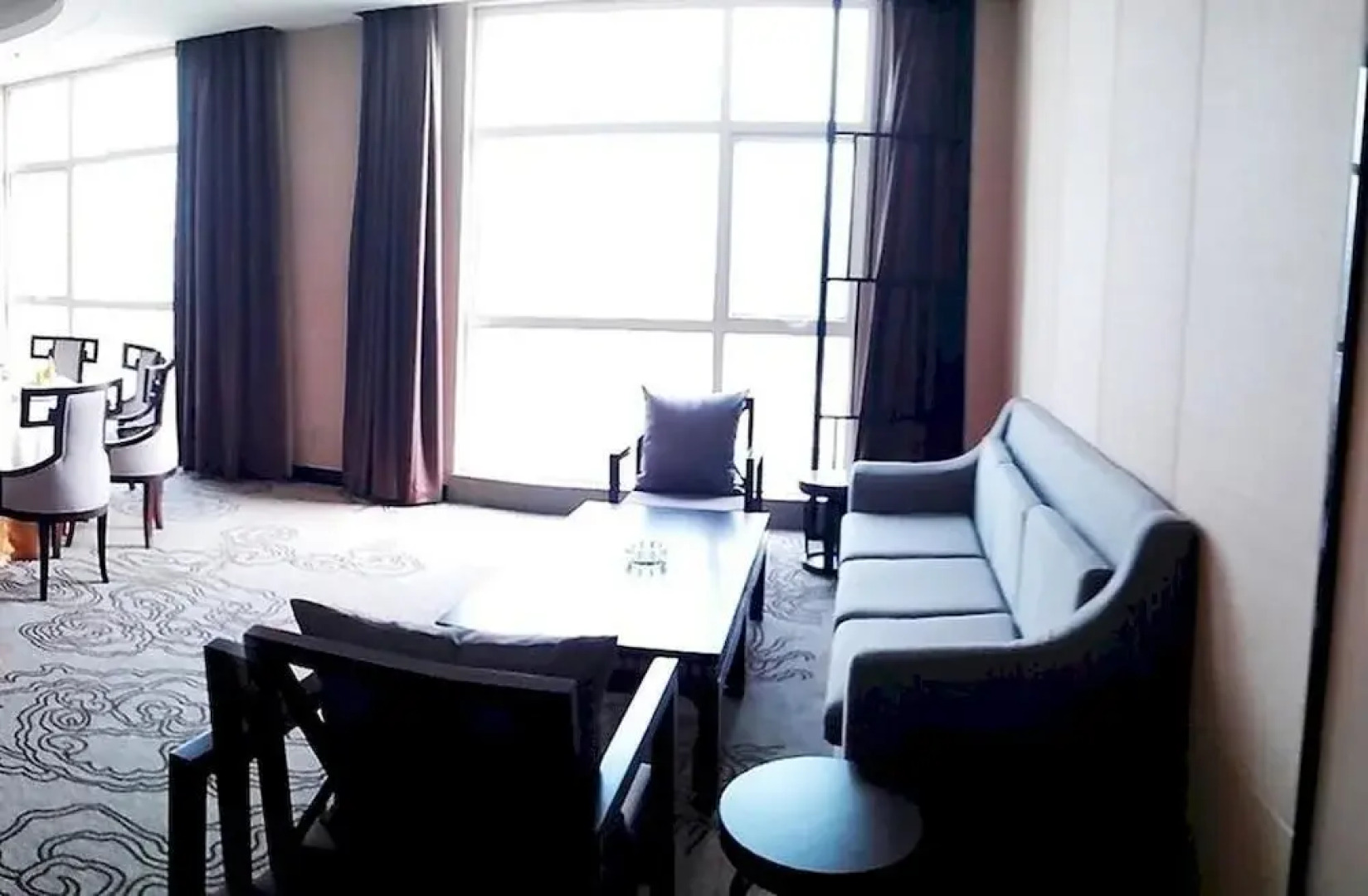 Changyang Xiazhou Qingjiang Holiday Hotel