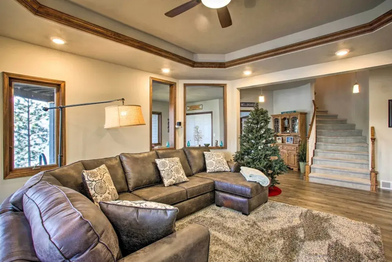 Luxurious Liberty Lake Hideaway w/ Hot Tub!