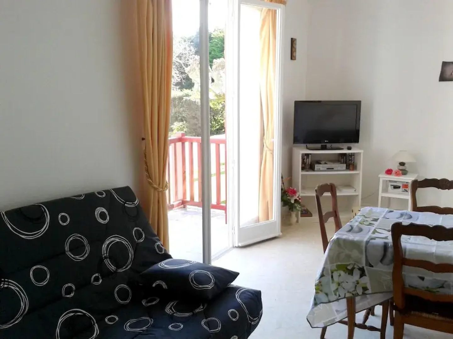 Studio In Guethary With Enclosed Garden 150 M From The Beach